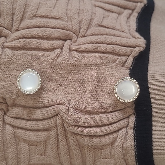 NWOT- Womens Beige And Black Sweater- Large - Picture 6 of 6